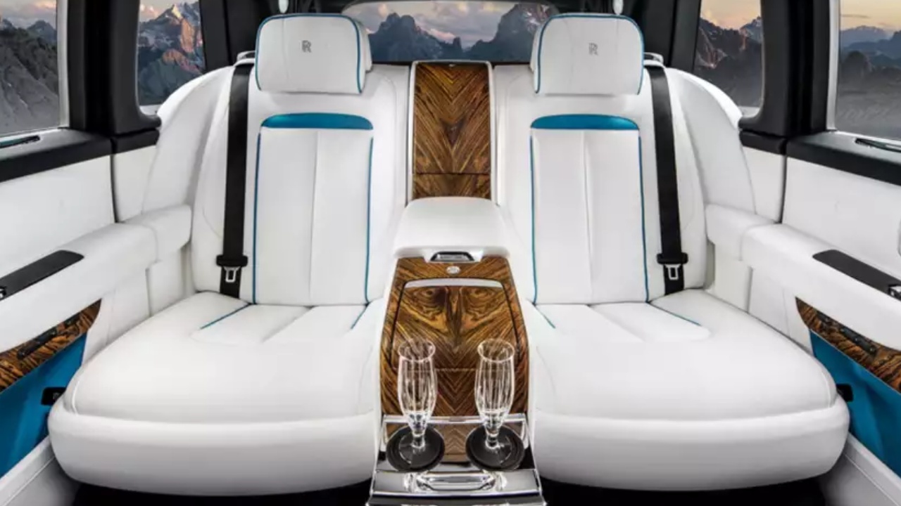 Rolls Royce Cullinan 2023 models and trims, prices and specifications